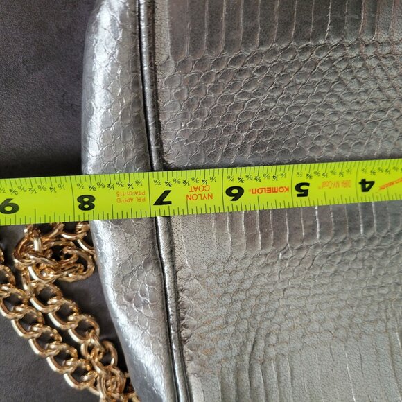 Victorias Secret Silver Faux Snakeskin Crossbody Bag With Gold Chain & Zipper - Picture 8 of 11